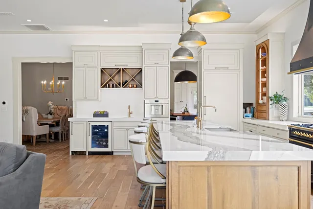 $2,500,000 | 409 East Main Street, Llano, TX 78643