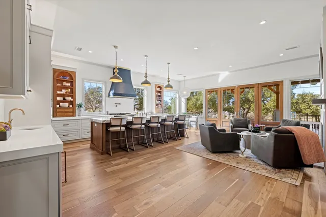 $2,500,000 | 409 East Main Street, Llano, TX 78643