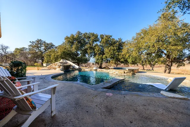 $2,500,000 | 409 East Main Street, Llano, TX 78643