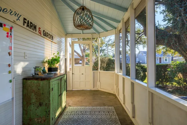 $2,500,000 | 409 East Main Street, Llano, TX 78643