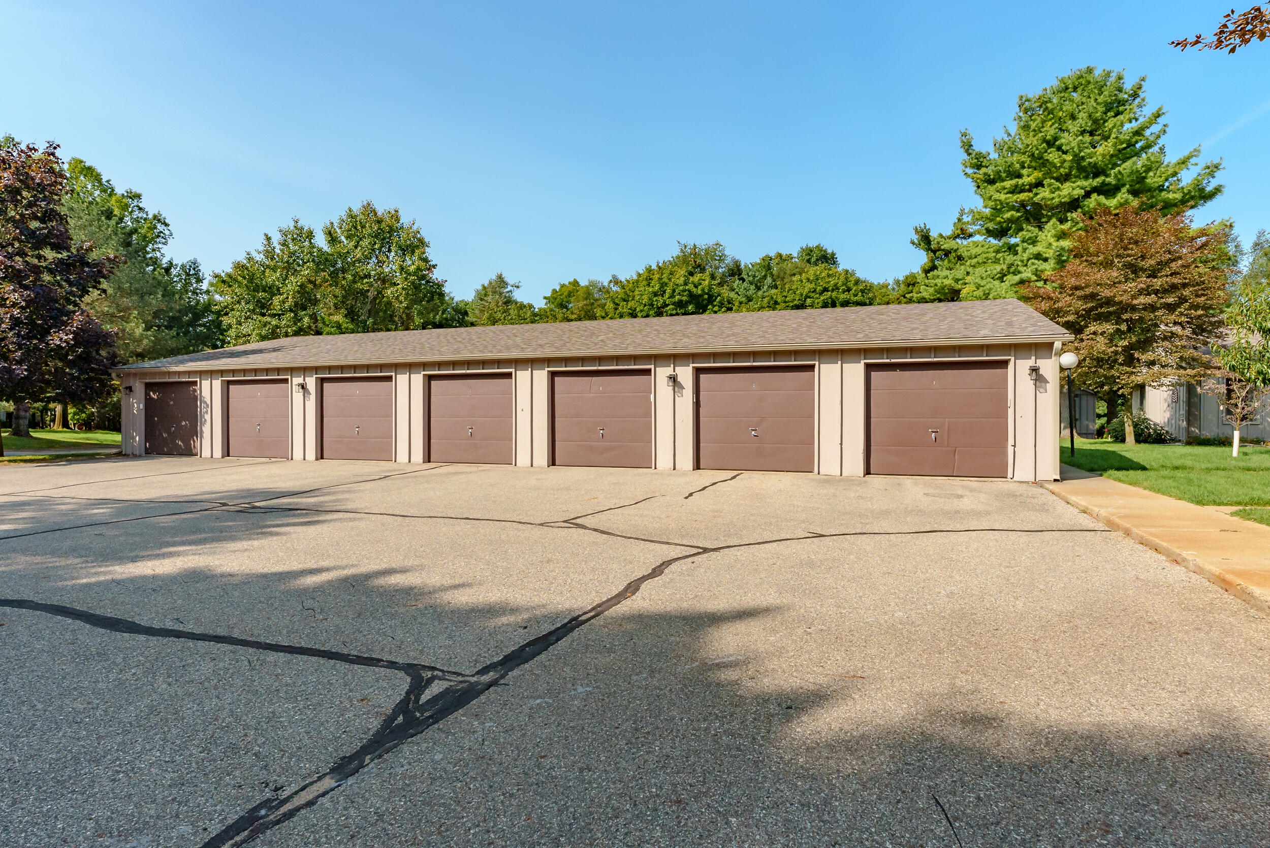 3754 Cedaridge Road Kalamazoo, MI 49008 - Photo 35 of 39 Cedaridge_Rd_3754_Kalamazoo_49008-36
