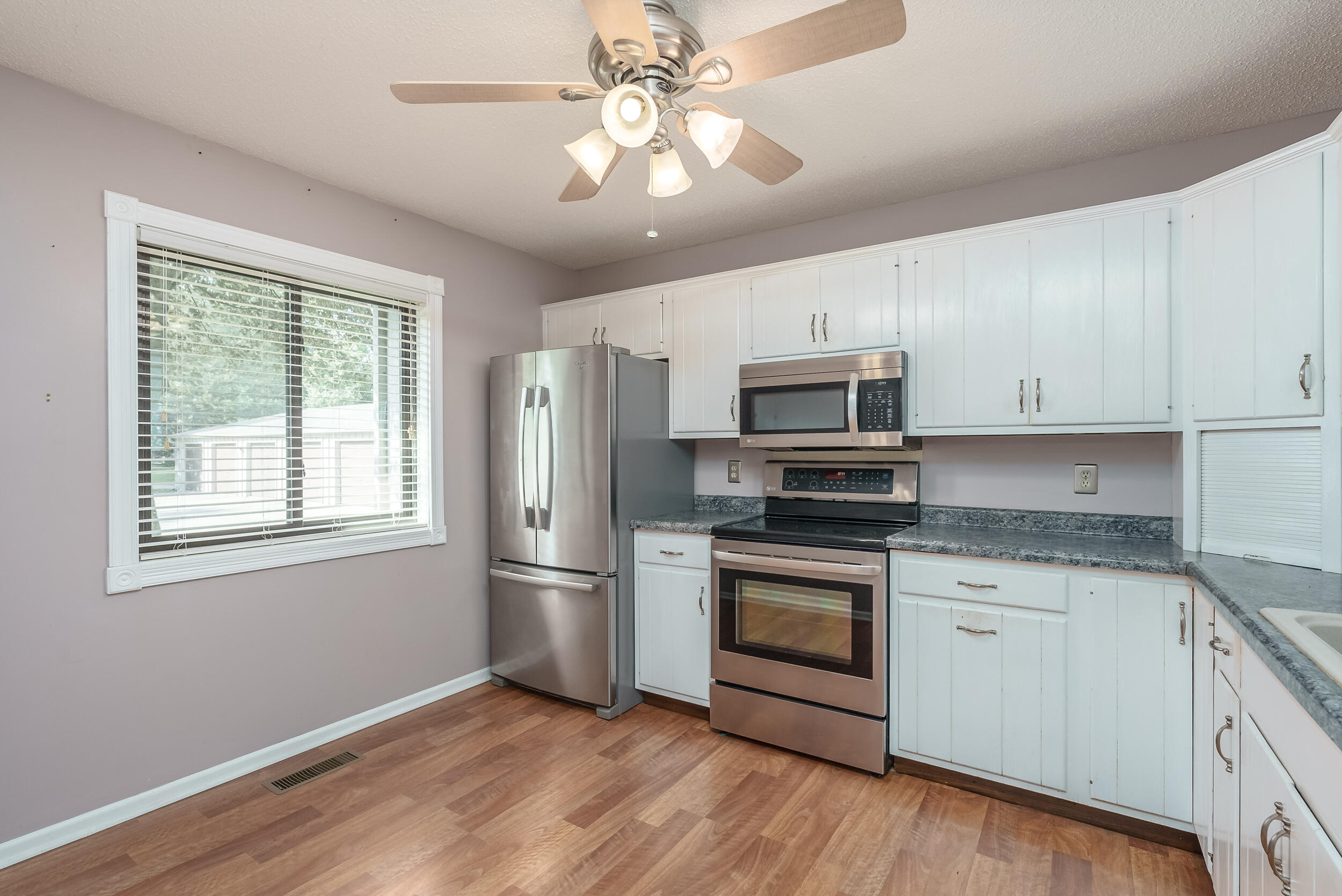 3754 Cedaridge Road Kalamazoo, MI 49008 - Photo 4 of 39 Cedaridge_Rd_3754_Kalamazoo_49008-3