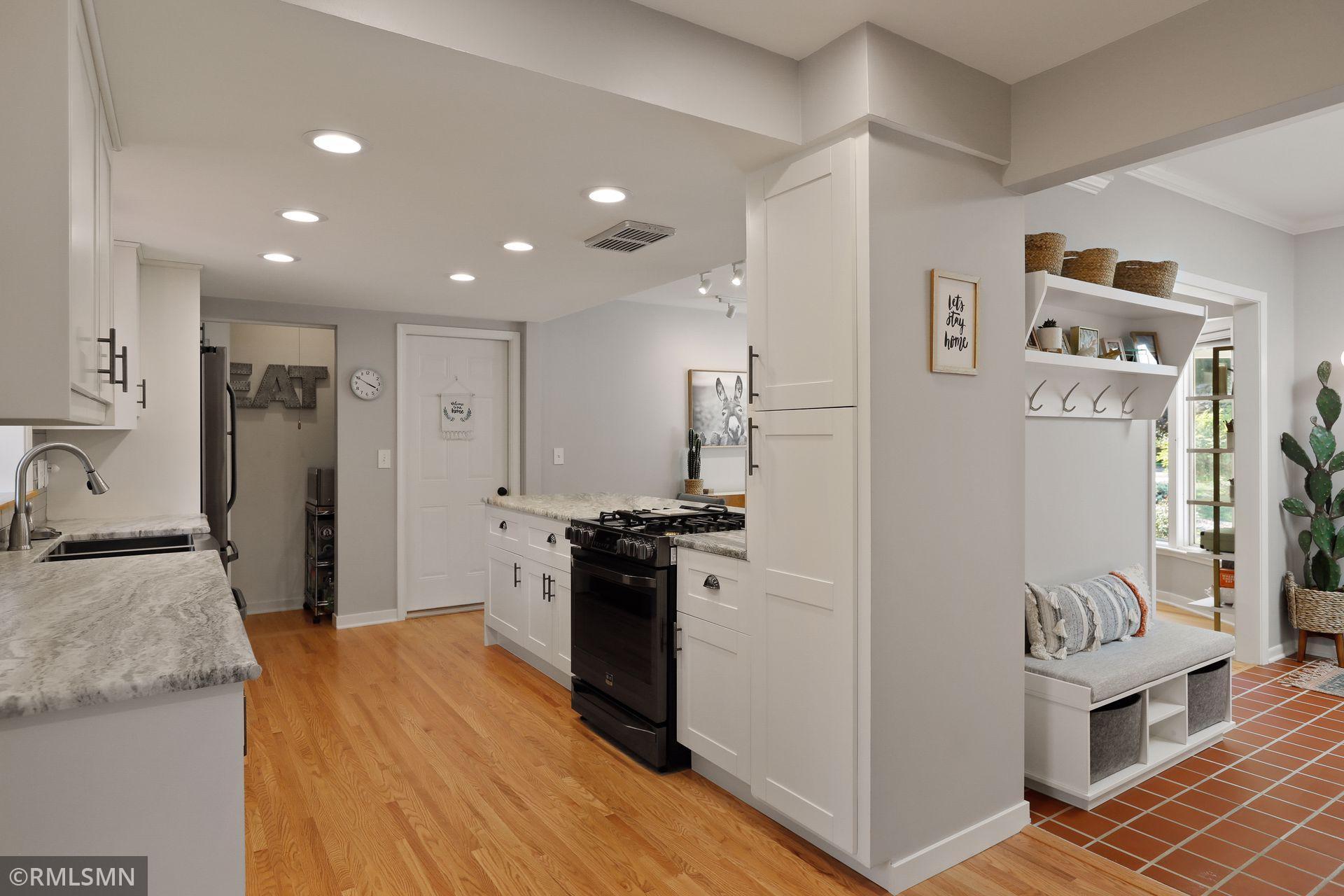 4749 Coventry Road East Minnetonka, MN 55345 - Photo 21 of 59