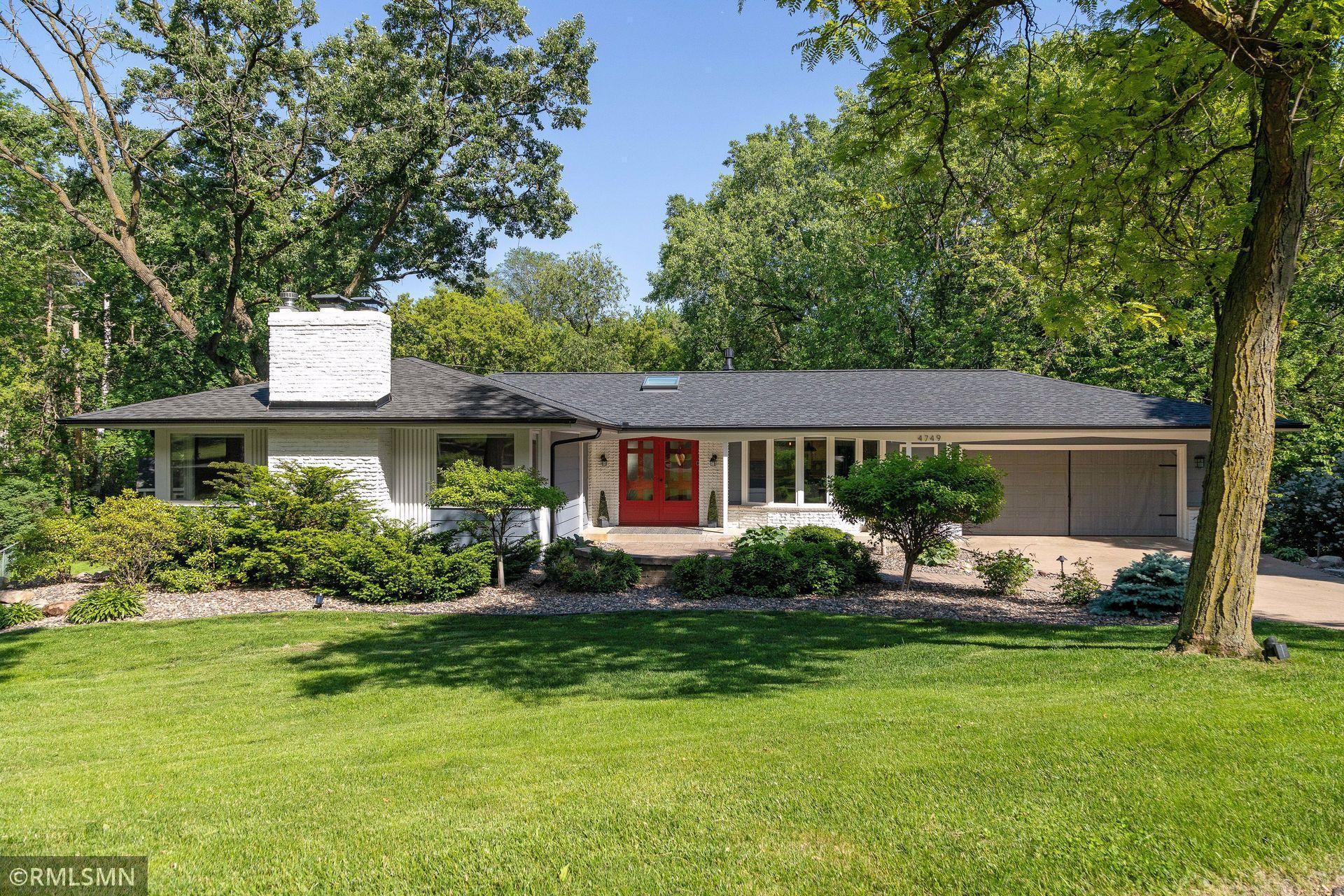 4749 Coventry Road East Minnetonka, MN 55345 - Photo 7 of 59