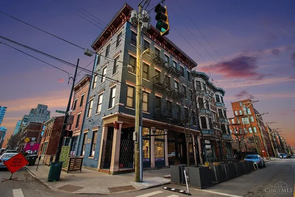 $270,000 | 35 East 13th Street, Unit 202, Cincinnati, OH 45202
