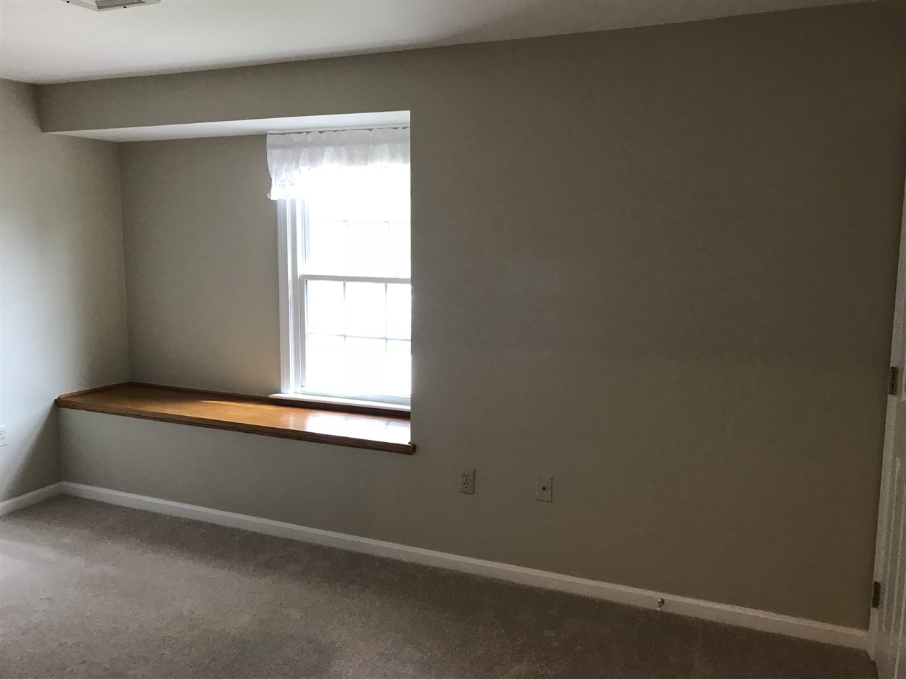 54 Bridle Path Dover, NH 03820 - Photo 27 of 40