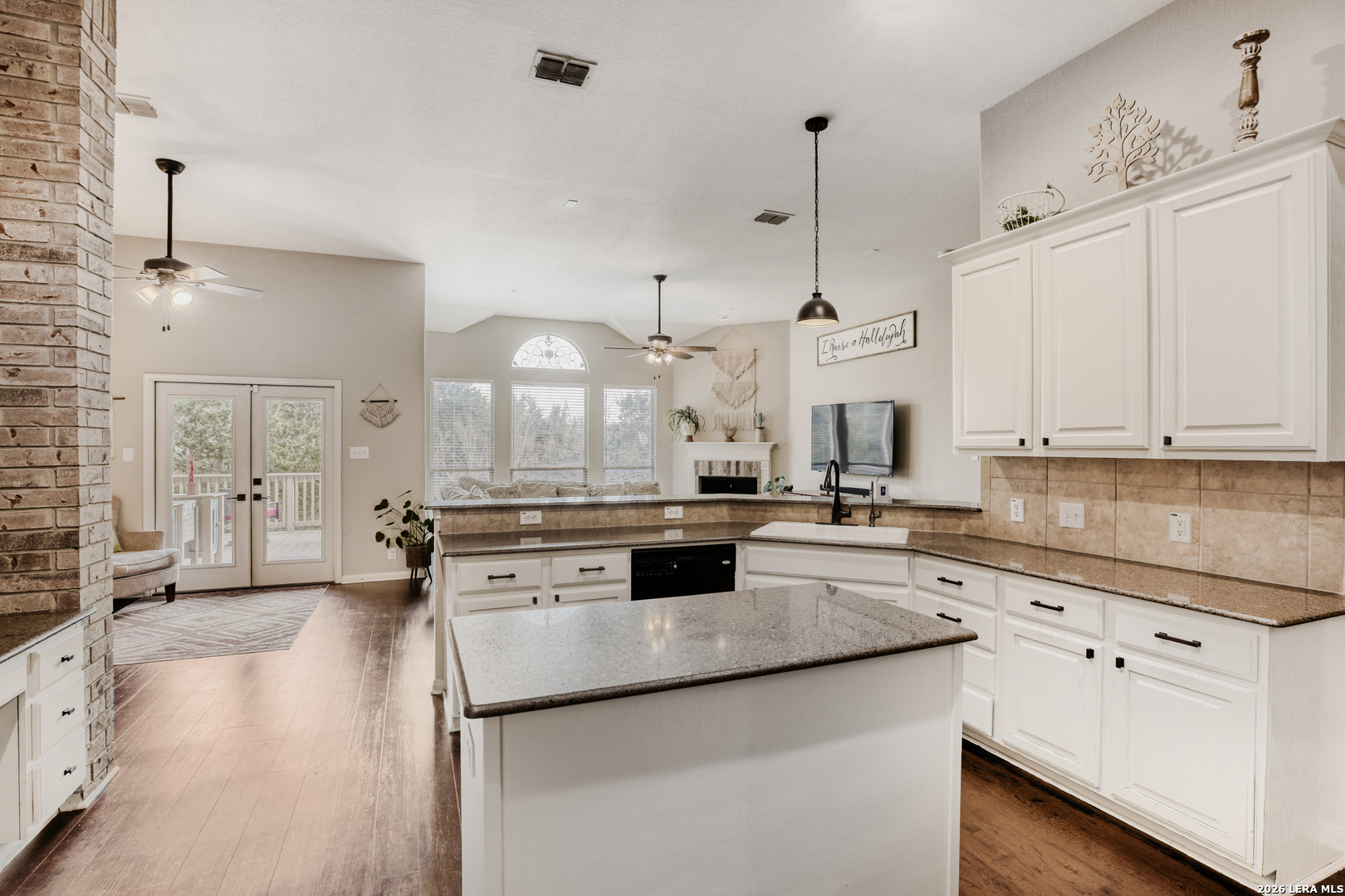 8330 Magdalena Run Helotes, TX 78023 - Photo 9 of 24