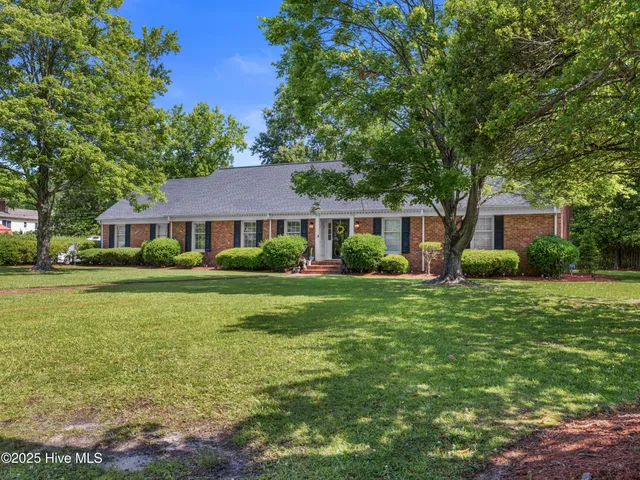 $350,000 | 1911 Pawnee Drive, Kinston, NC 28504