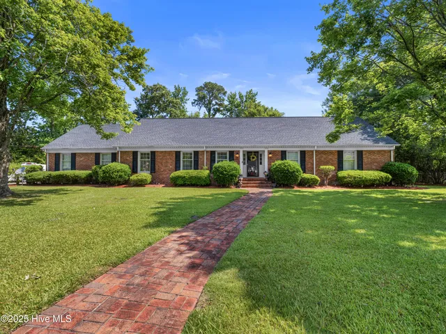 $350,000 | 1911 Pawnee Drive, Kinston, NC 28504