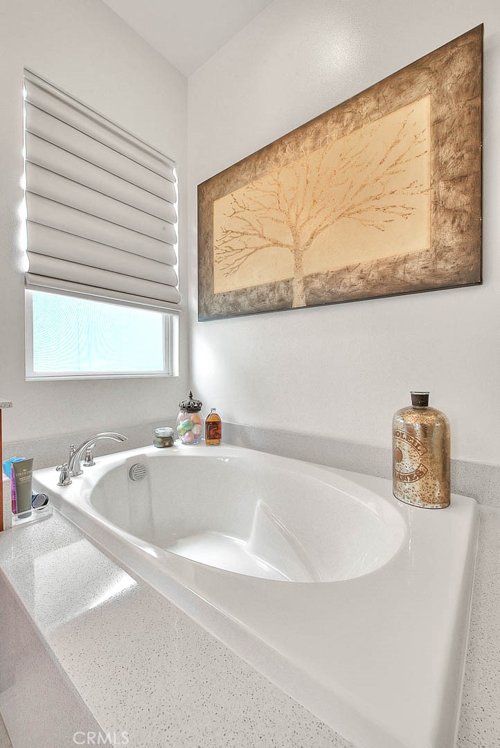 322 Forked Run Beaumont, CA 92223 - Photo 32 of 73 Primary Bathroom