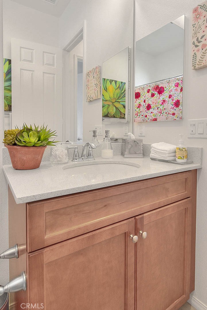 322 Forked Run Beaumont, CA 92223 - Photo 38 of 73 Bathroom 2