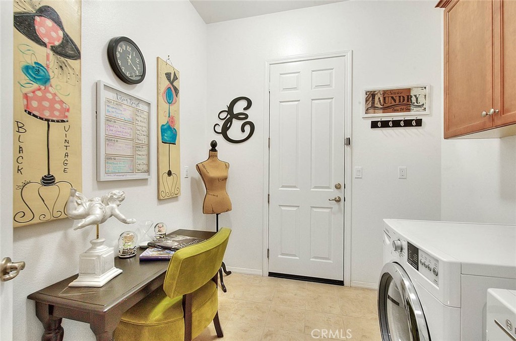 322 Forked Run Beaumont, CA 92223 - Photo 40 of 73 Laundry
