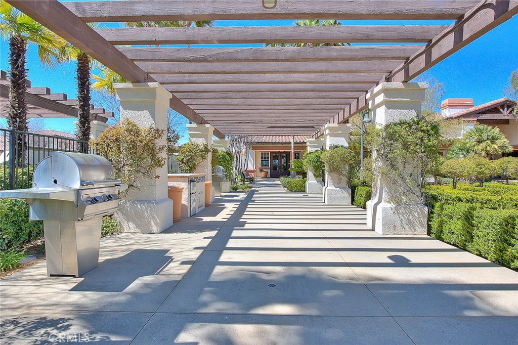 322 Forked Run Beaumont, CA 92223 - Photo 64 of 73 Barbeque