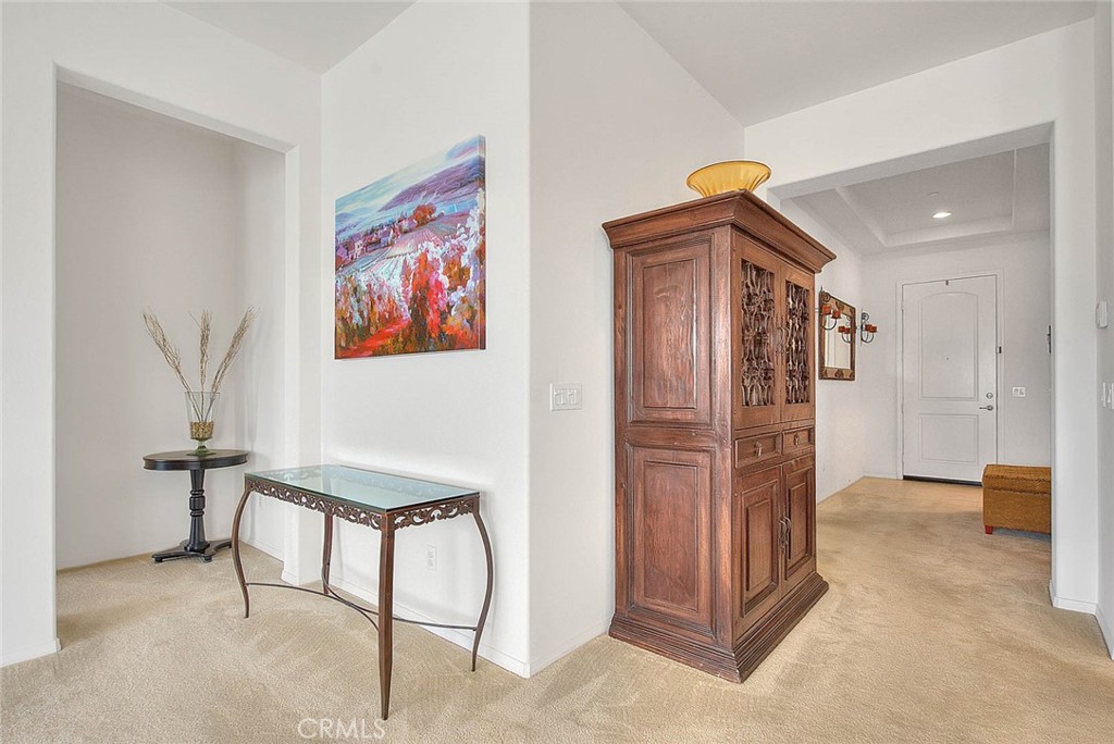 322 Forked Run Beaumont, CA 92223 - Photo 8 of 73 Foyer