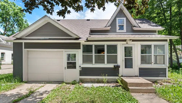 $239,900 | 915 3rd Avenue Northwest, Faribault, MN 55021