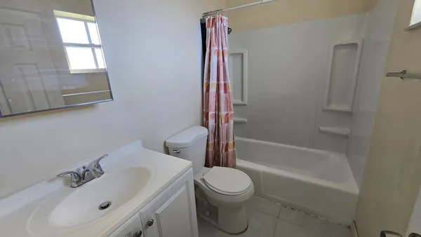 $1,700 | 1290 Northeast 142nd Street, Unit 6, North Miami, FL 33161