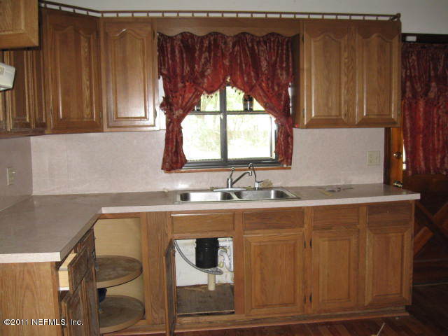4553 Jammes Road Jacksonville, FL 32210 - Photo 4 of 5 Kitchen