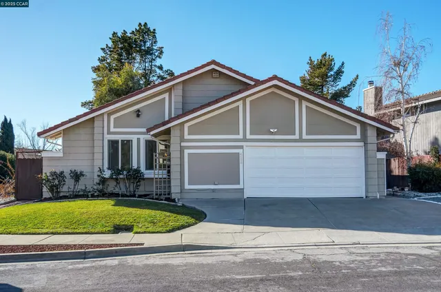 $1,075,000 | 4398 North Canoe Birch Court, Concord, CA 94521