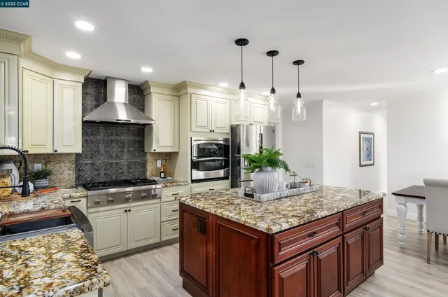 $1,075,000 | 4398 North Canoe Birch Court, Concord, CA 94521