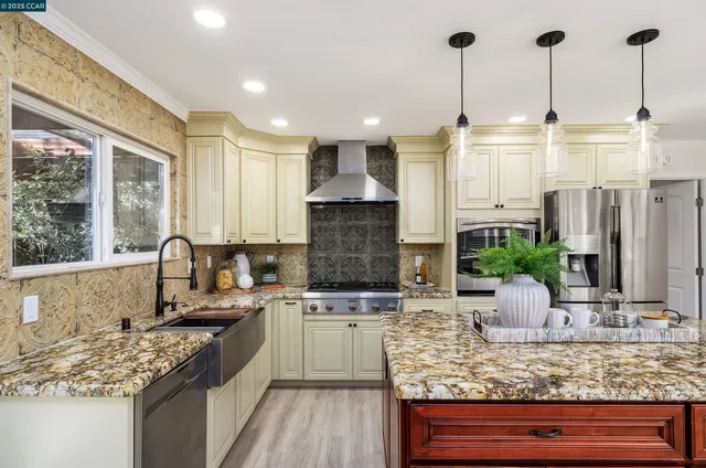 $1,075,000 | 4398 North Canoe Birch Court, Concord, CA 94521