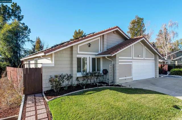 $1,075,000 | 4398 North Canoe Birch Court, Concord, CA 94521