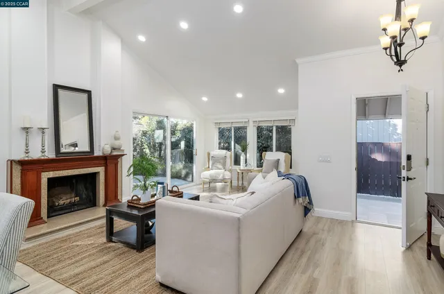 $1,075,000 | 4398 North Canoe Birch Court, Concord, CA 94521