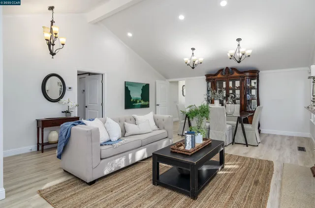 $1,075,000 | 4398 North Canoe Birch Court, Concord, CA 94521