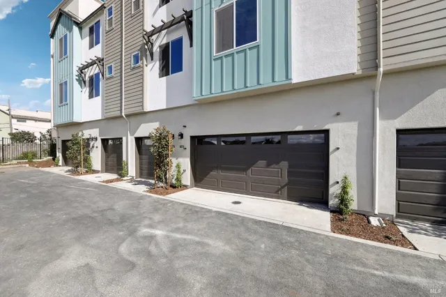 $743,782 | 5158 Blossom Circle, Richmond, CA 94804