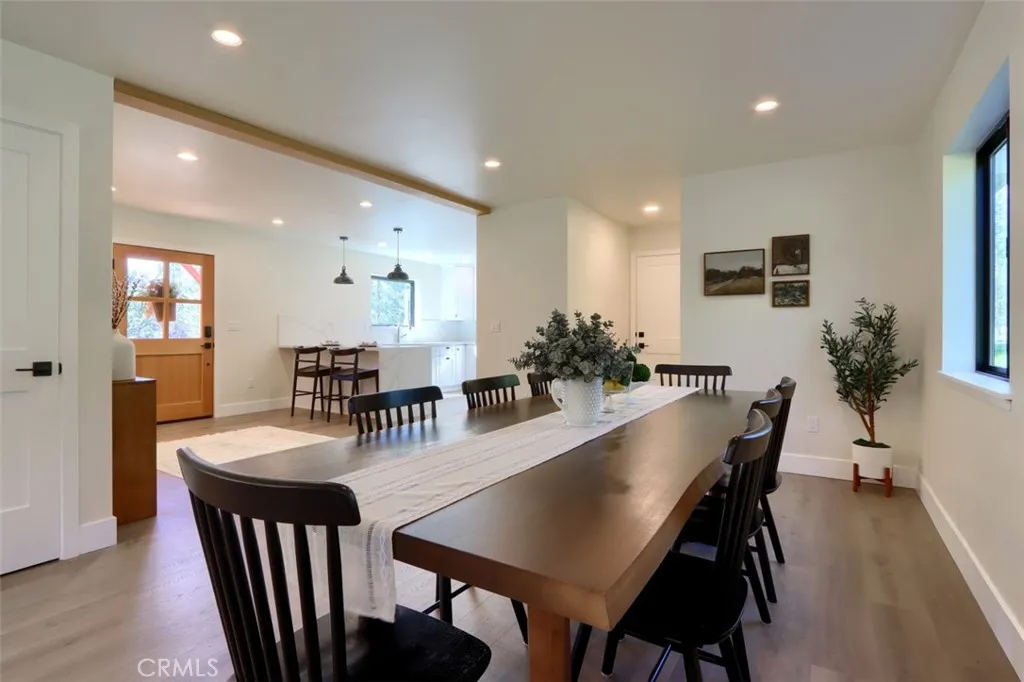 3181 Triangle Park Road Mariposa, CA 95338 - Photo 13 of 44 Dining Area