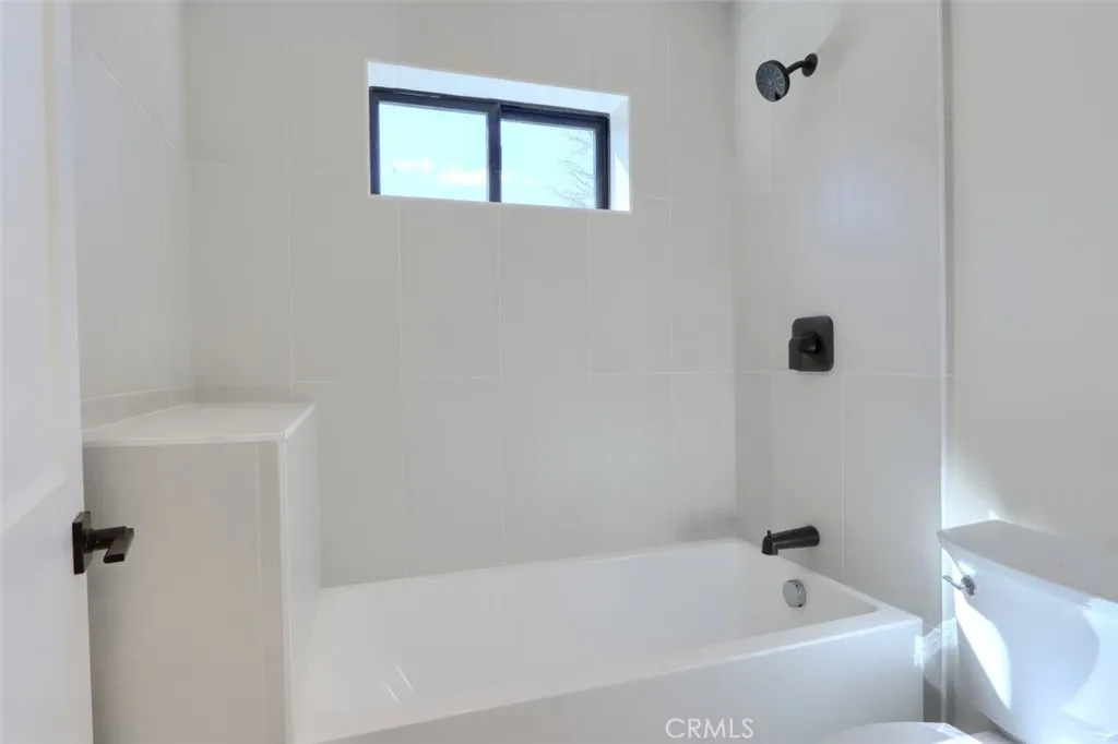 3181 Triangle Park Road Mariposa, CA 95338 - Photo 30 of 44 Upstairs secondary bath toilet/tub/shower room