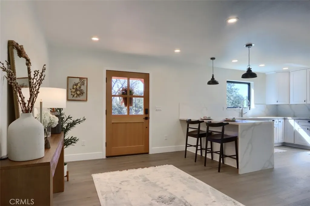3181 Triangle Park Road Mariposa, CA 95338 - Photo 6 of 44 Entry/Kitchen