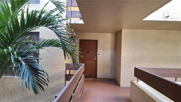 $2,350 | 9015 Southwest 125th Avenue, Unit N206, Miami, FL 33186