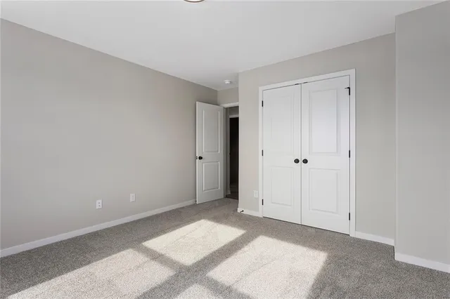 $399,900 | 1502 Southwest Meadowlark Court, Oak Grove, MO 64075