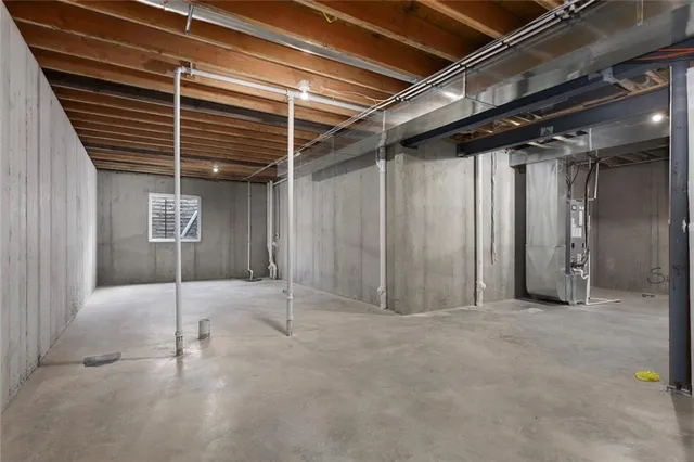 $399,900 | 1502 Southwest Meadowlark Court, Oak Grove, MO 64075