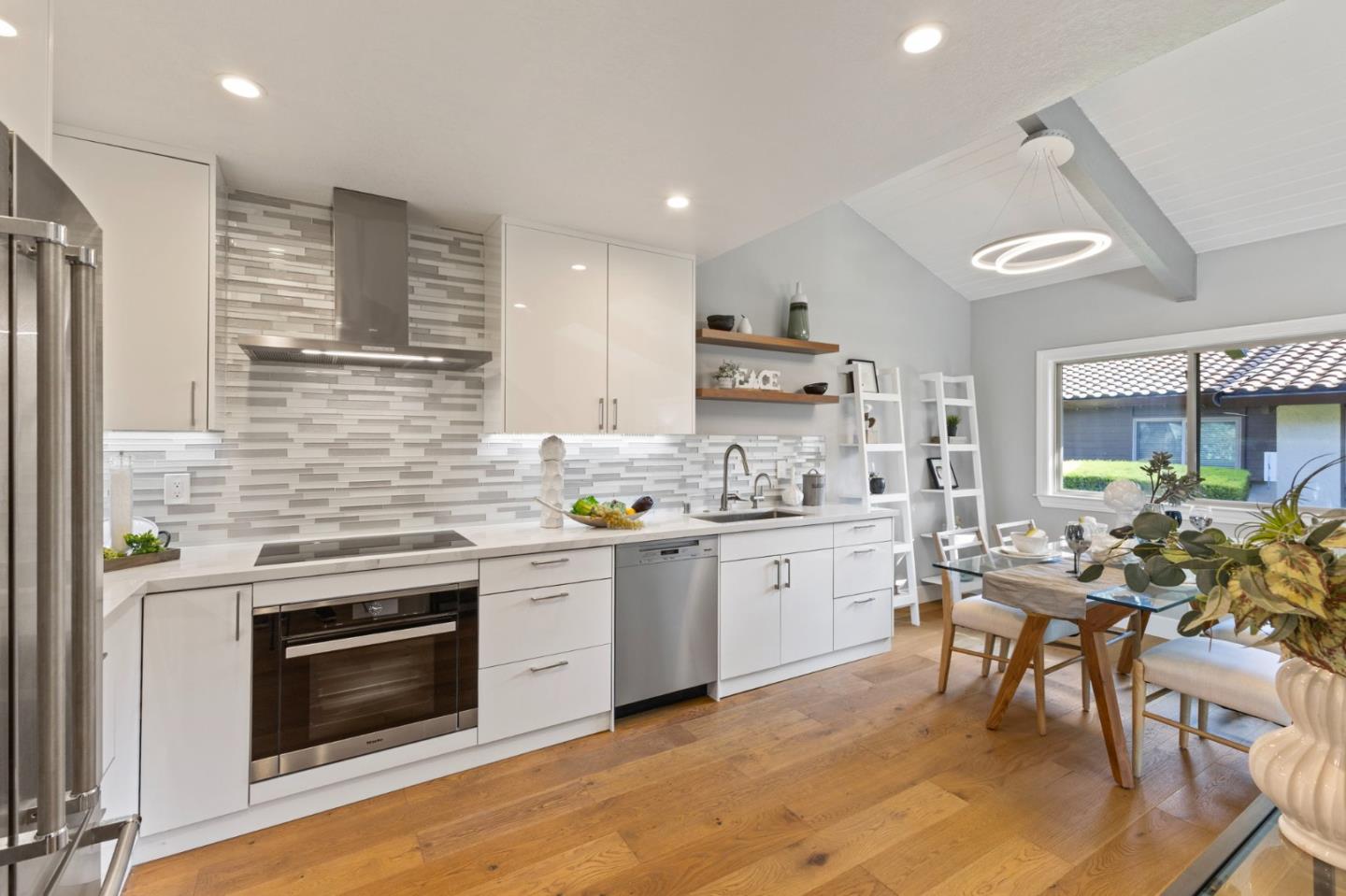 128 Brahms Way Sunnyvale, CA 94087 - Photo 4 of 40