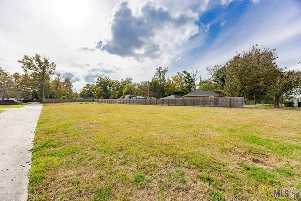 $987,500 | 3431 Brightside Drive, Baton Rouge, LA 70820