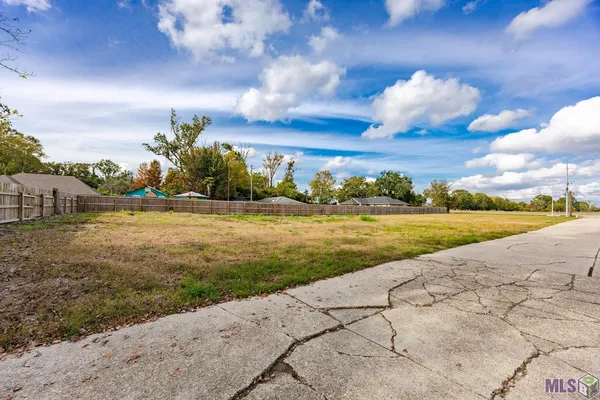 $987,500 | 3431 Brightside Drive, Baton Rouge, LA 70820