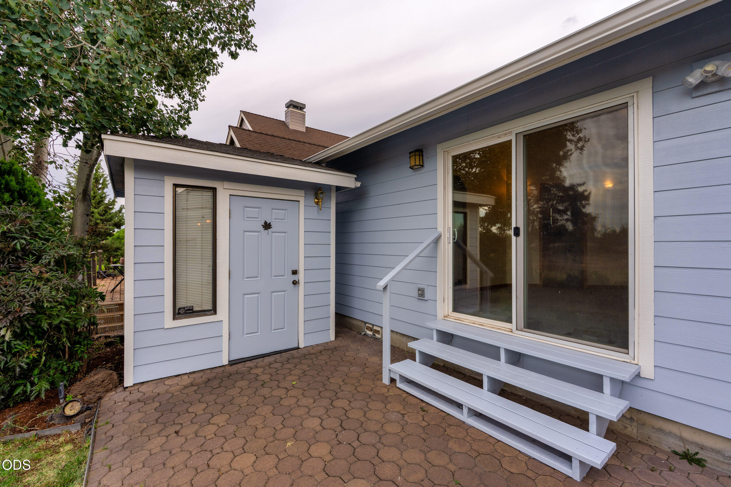 1128 Southwest Rimrock Way Redmond, OR 97756 - Photo 30 of 46