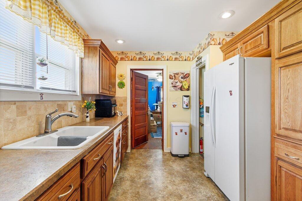 242 Boving Road Lancaster, OH 43130 - Photo 15 of 27 242 Boving Road-15.jpg-SMALL