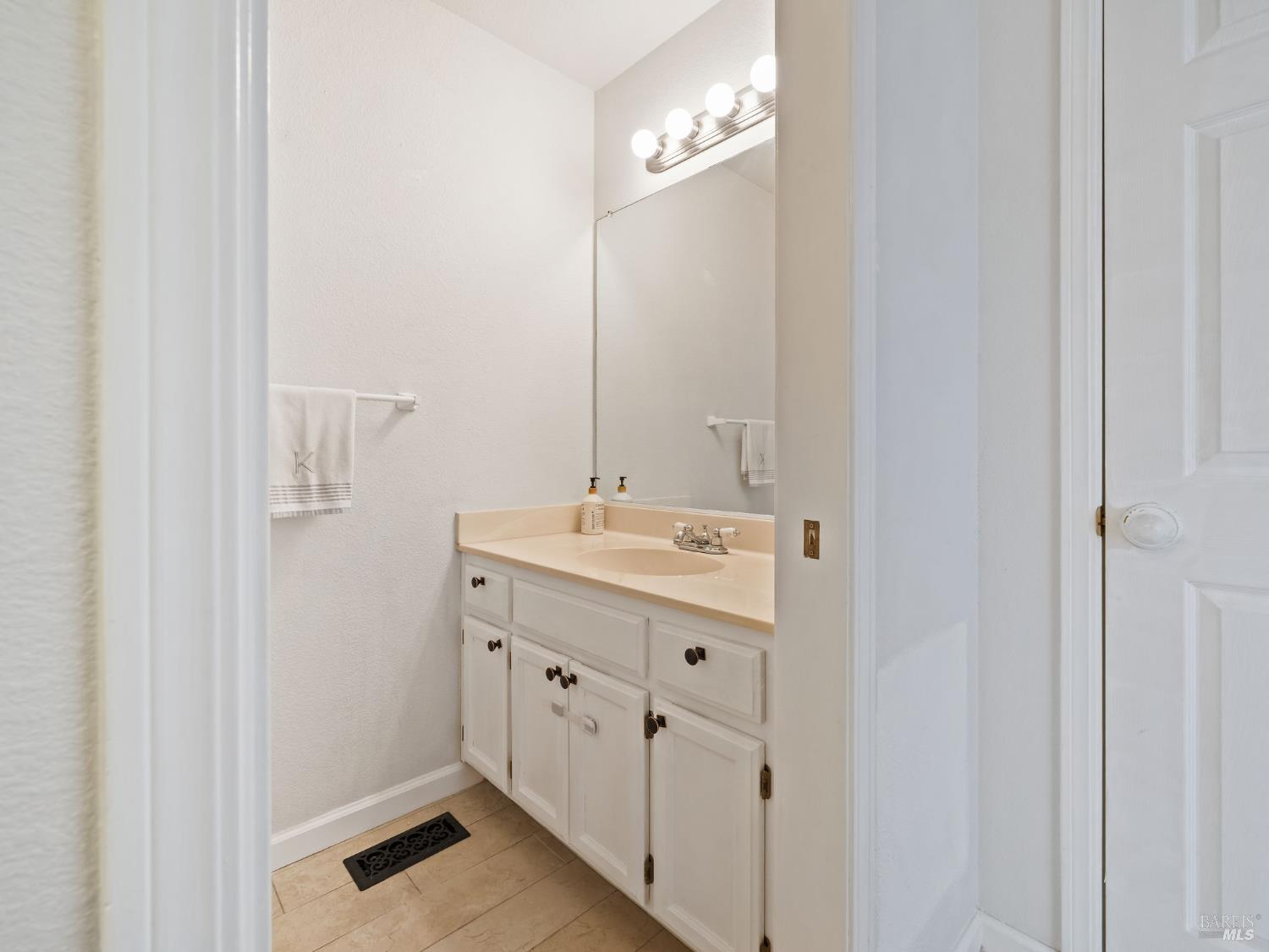 1520 Cabernet Circle Santa Rosa, CA 95403 - Photo 15 of 40