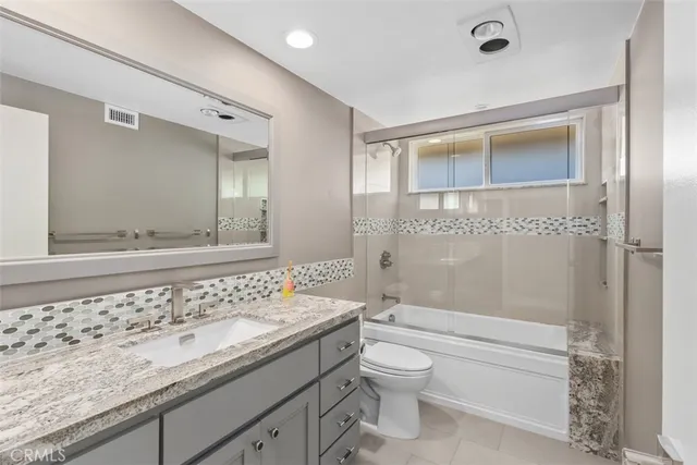 a view of a terrace with city view