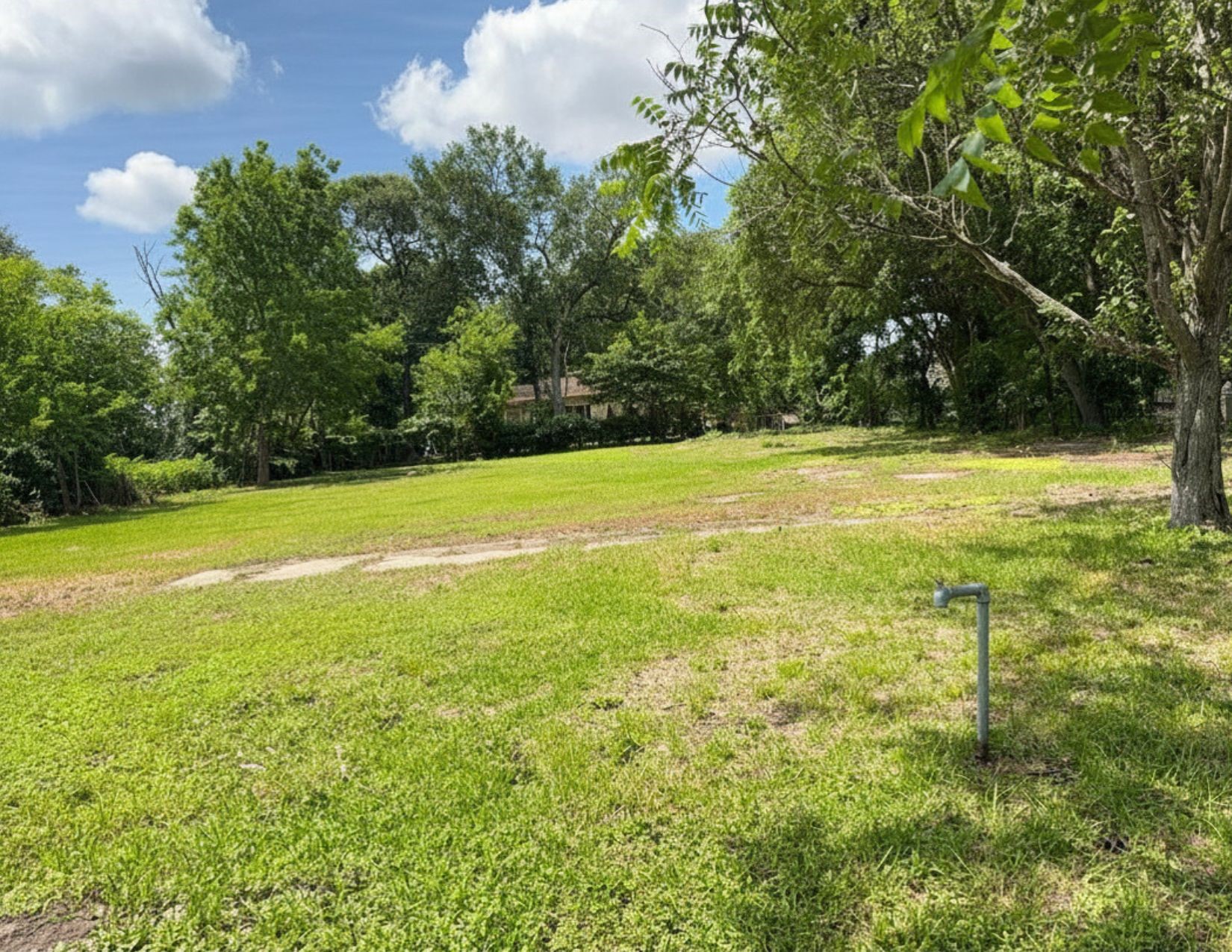 1819 Neuman La Marque, TX 77568 - Photo 2 of 8 Additional front view of the property.