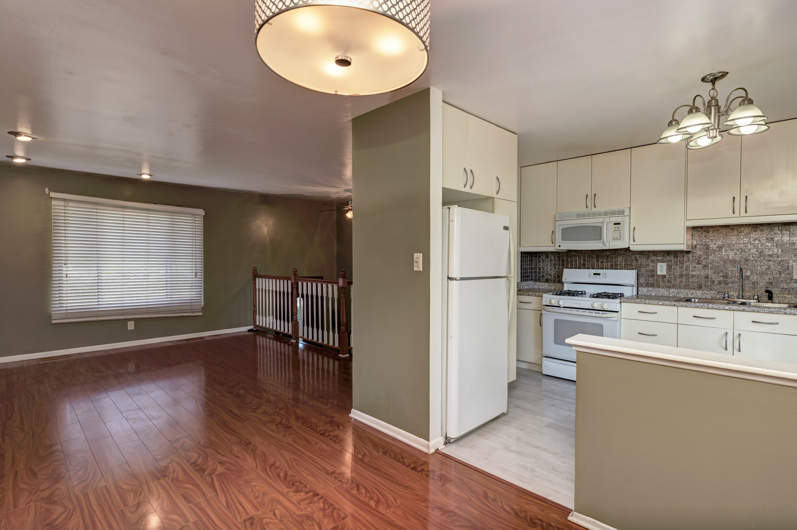 234 Bedford Road Bolingbrook, IL 60440 - Photo 8 of 29