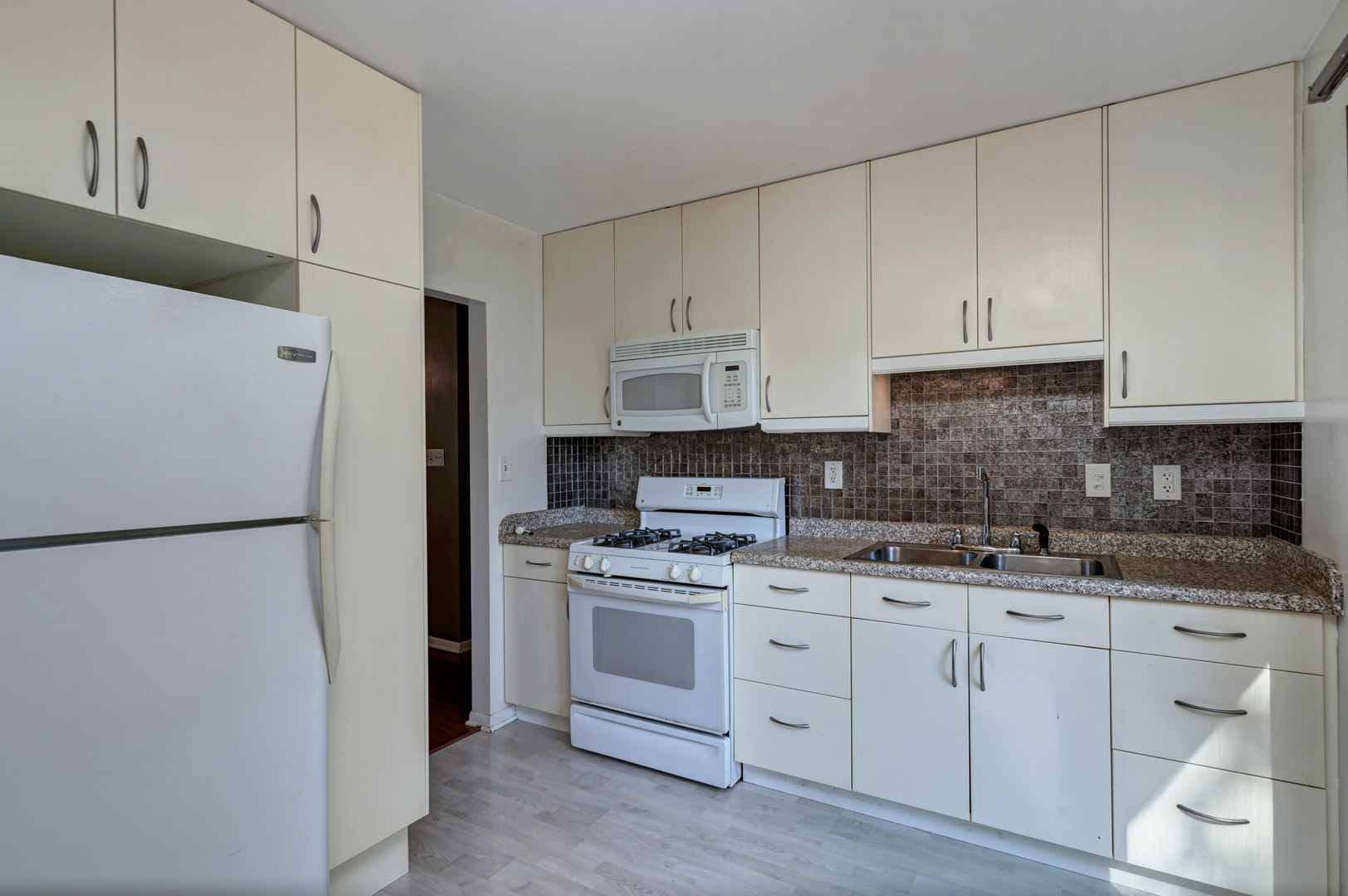 234 Bedford Road Bolingbrook, IL 60440 - Photo 9 of 29