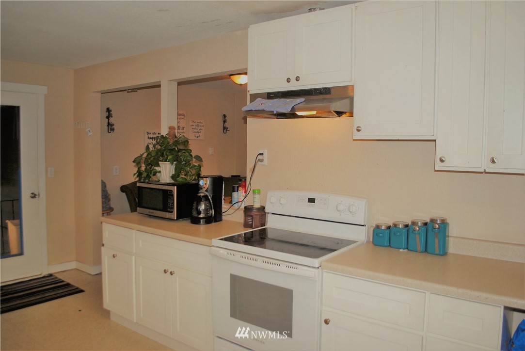 1071 Walnut Street Bremerton, WA 98310 - Photo 2 of 12 Gallery Image 2