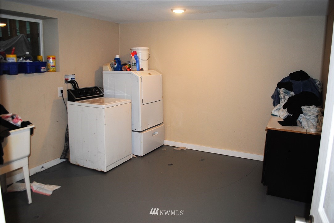 1071 Walnut Street Bremerton, WA 98310 - Photo 10 of 12 Gallery Image 10