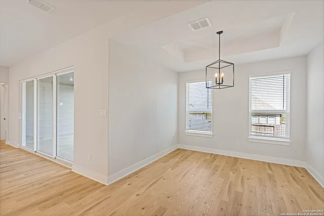 $633,900 | 189 Wisteria View, Castroville, TX 78009