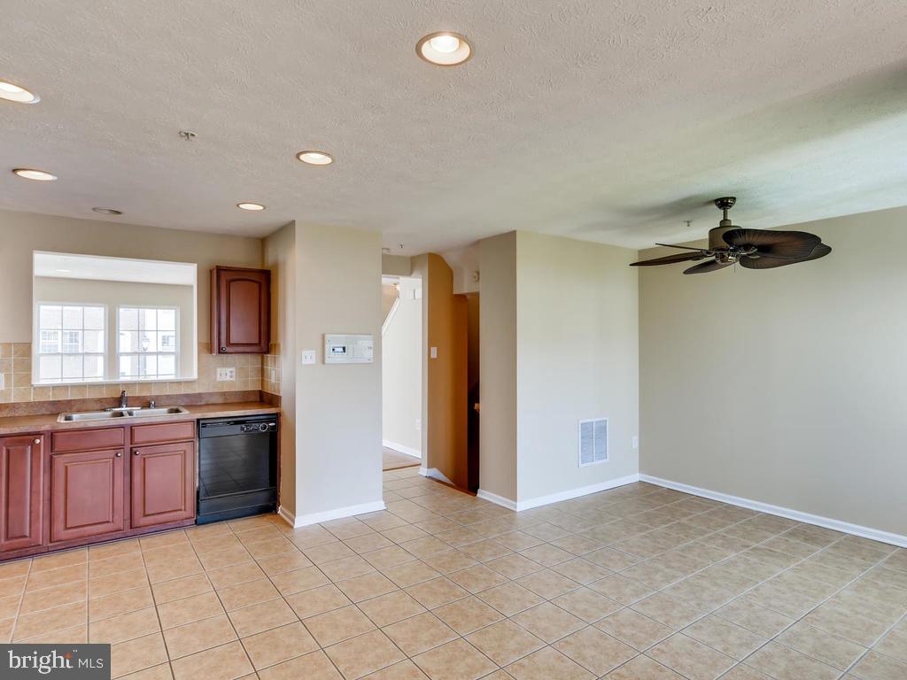 9897 Decatur Road Baltimore, MD 21220 - Photo 4 of 26