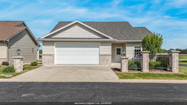 $369,000 | 3758 North Wayside Lane, Appleton, WI 54913