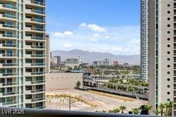 $500,000 | 2877 Paradise Road, Unit 904, Las Vegas, NV 89109